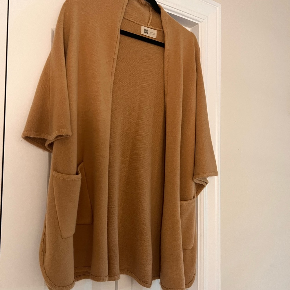 Camel sweater - slightly oversized. Size medium!